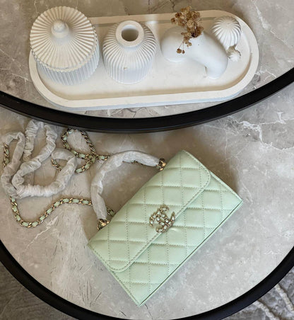 CHANEL✨
Available original box 📦 
With full packing 🎀🎀
Super high quality 💥💥
For Price 👇 WhatsApp✅
0568585901 
0507557372
0552275751 Owner Zain 👌

Zain283
♥️♥️♥️