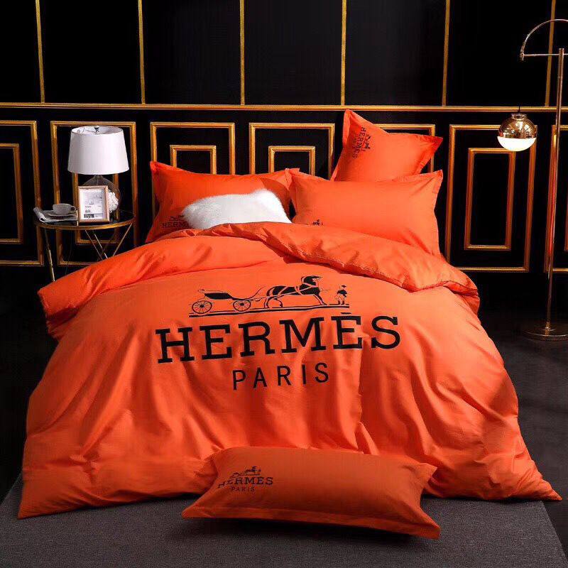 Master 🇫🇷🇫🇷🇫🇷
Give you best life 💥💥
Bedsheets set 
King size cover 6pcs set 
1 duvet cover 
1 fitted sheets 
4 pillowcases 
6pcs set
With paper bag 💼 
120 dhs🪙💕

Zain99
♥️♥️♥️