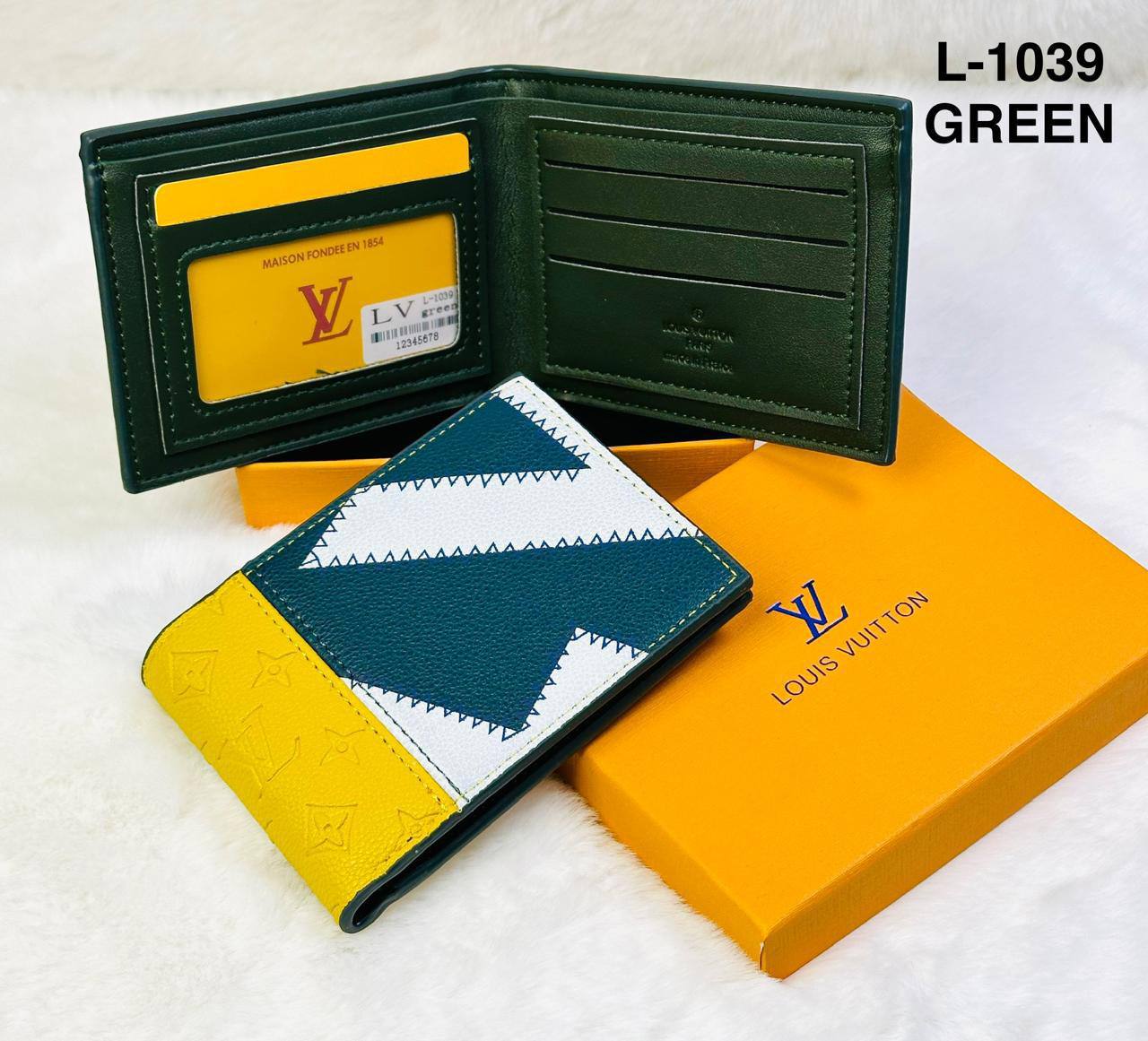 Wallets
good quality
60 dhs✅

Zain182
♥️♥️♥️