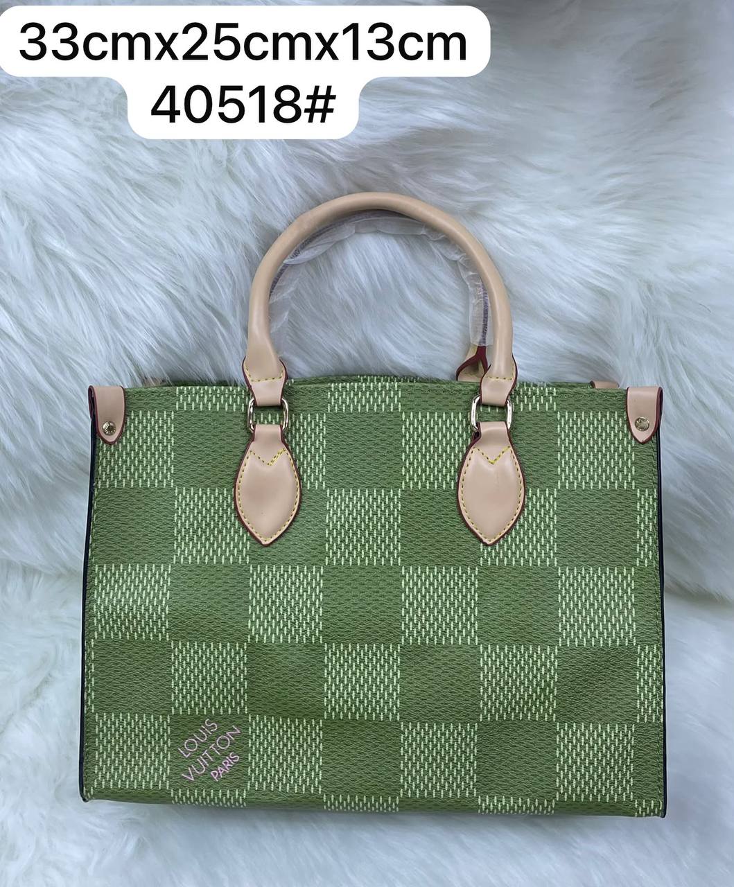 LV
33cmx25cmx13cm
40518#
100 dhs🇦🇪🇦🇪

Zain72
♥️♥️♥️