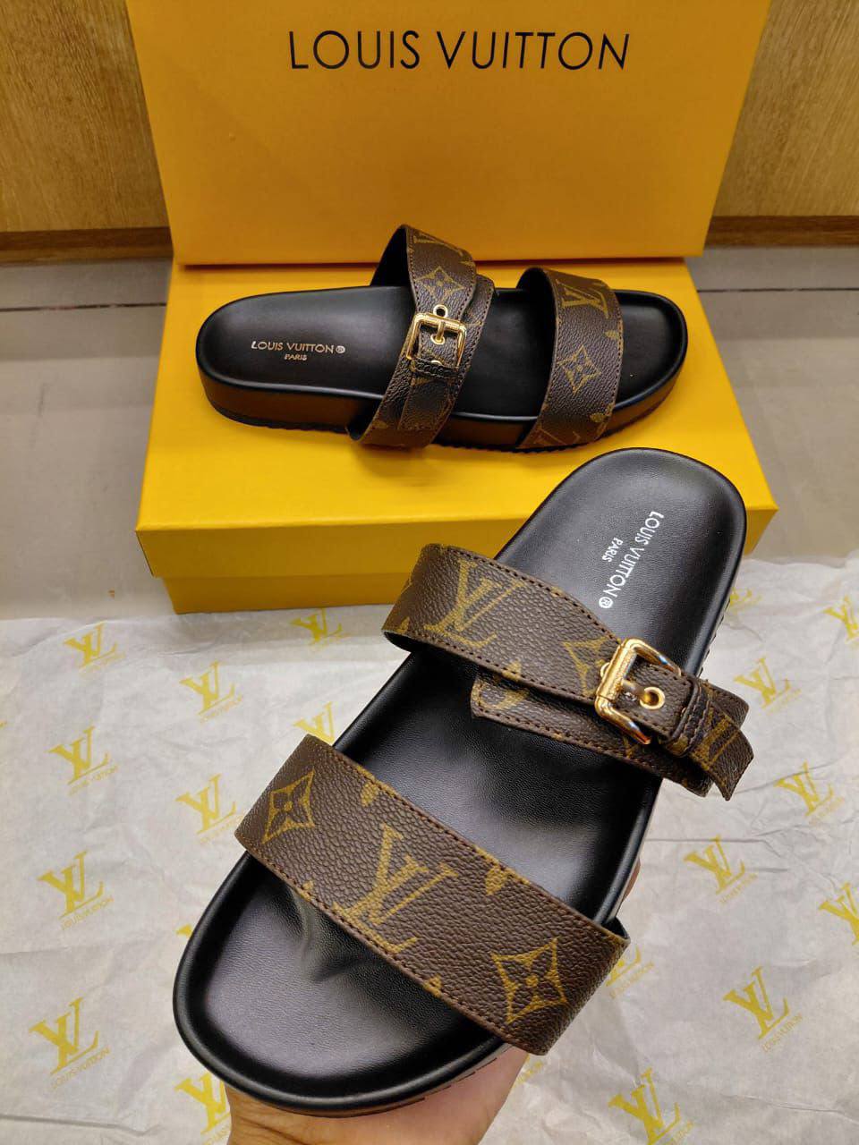 Louis Vuitton Slipper, 

New Arrived 

Size 36 To 41
100 dhs🇦🇪🇦🇪

Zain120
♥️♥️♥️