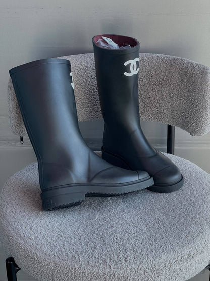 CHANEL BOOT 

36-41

Super master
High quality_

460 dhs🇦🇪🇦🇪

Zain176
♥️♥️♥️