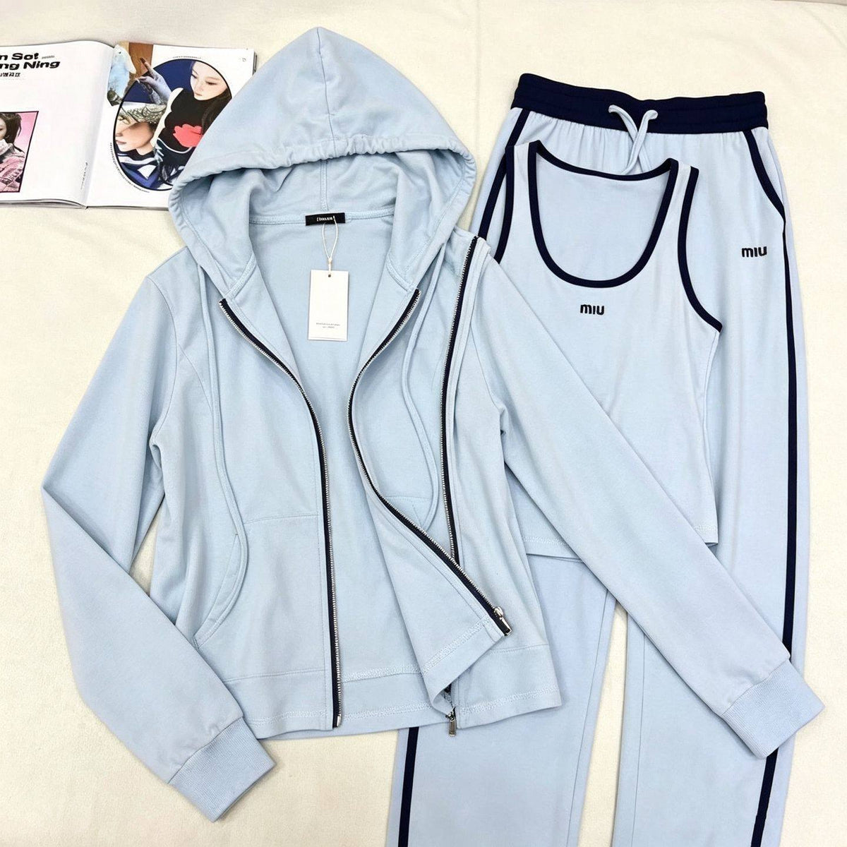 MIU MIU

Super Master quality

Sizes: S M L

470 dhs🇦🇪🇦🇪

Zain308
♥️♥️♥️
