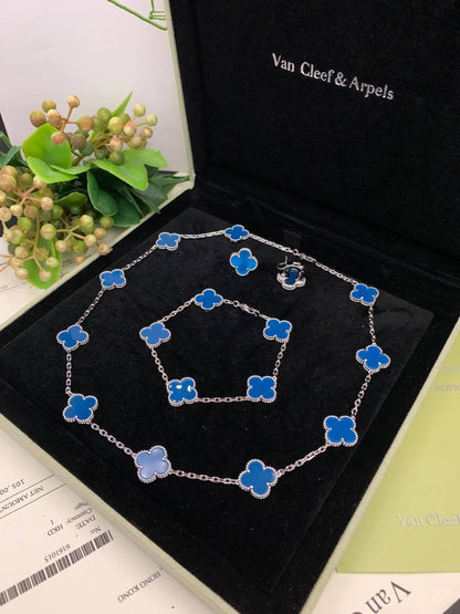 VCA SET
MASTER✨💫
10 FLOWER NECKLACE
5 FLOWER BRACELET
1 FLOWER EARRINGS
WITH BOX AND PAPER BAG🛍️🎁
 230 DHS🇦🇪🇦🇪✨💫
ALL COLORS AVAILABLE

Zain89
♥️♥️♥️