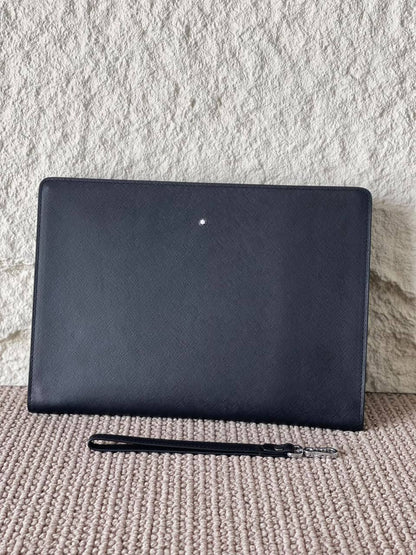MONTBLANC
Laptop Sleeve
Master Quality
Available

600 dhs🇦🇪🇦🇪

Zain179
♥️♥️♥️