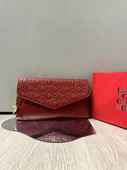 CH
90 dhs🪙🖤
size：20cm
Good quality 

with box
🎁🎁🎁

Zain35
♥️♥️♥️