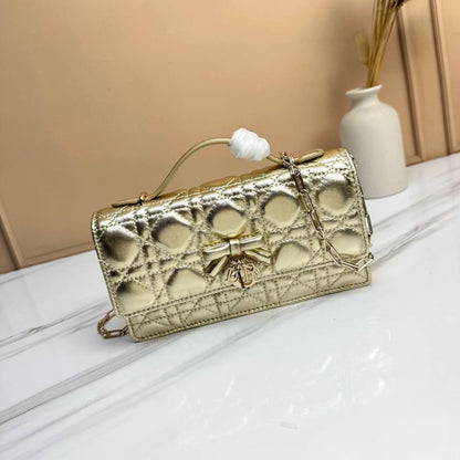 Dior
Master
21 cm
320 dhs✅

Zain297
♥️♥️♥️