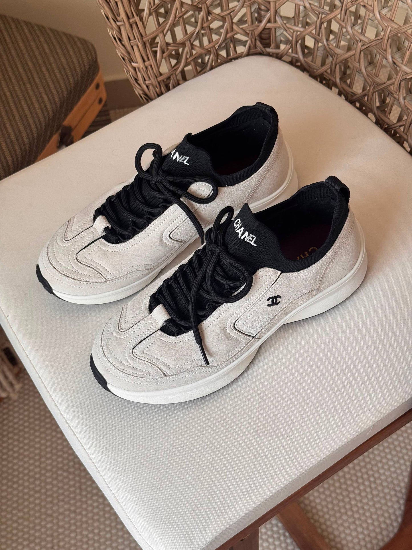 CHANEL 
✨ New Collection
👠 36–41
💎 Premium Quality
🔥 Super Master
450 dhs✅

Zain198
♥️♥️♥️