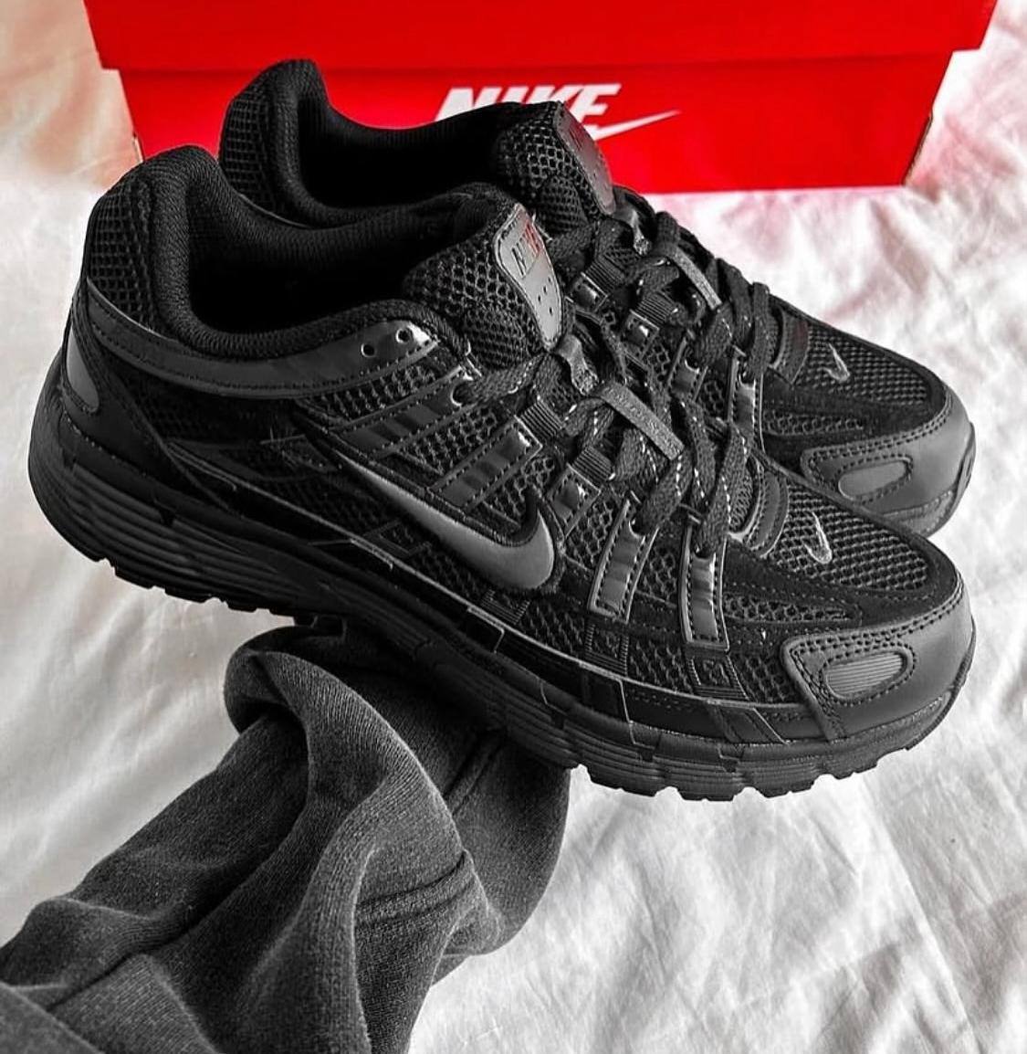 Nike
Size 40 TO 45 
140 dhs✅

Zain183
♥️♥️♥️