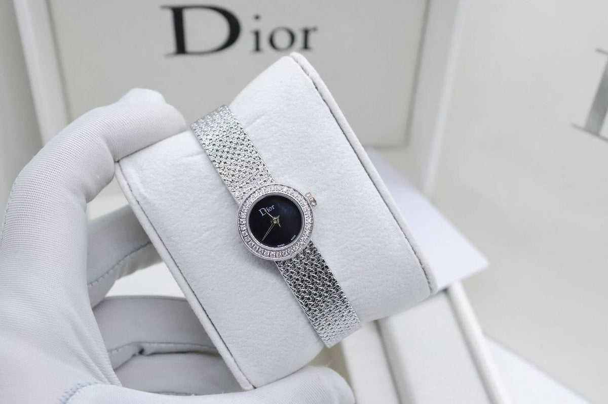 Dior Watch 
Mini Size 19mm 

230 dhs🇦🇪🇦🇪

Box 55 dhs🇦🇪

Zain33
♥️♥️♥️