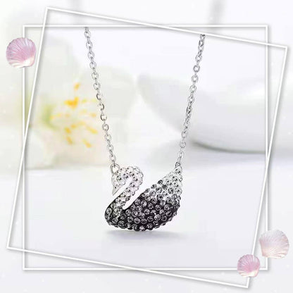 *SWAROVSKI ❤️‍🔥*
Necklace 💥
Master quality 💯
With normal boxes 📦 
45 dhs🪙💚

Zain216
♥️♥️♥️