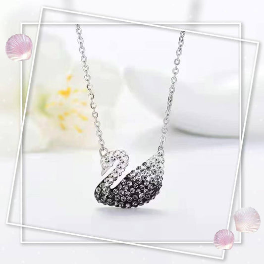*SWAROVSKI ❤️‍🔥*
Necklace 💥
Master quality 💯
With normal boxes 📦 
45 dhs🪙💚

Zain216
♥️♥️♥️
