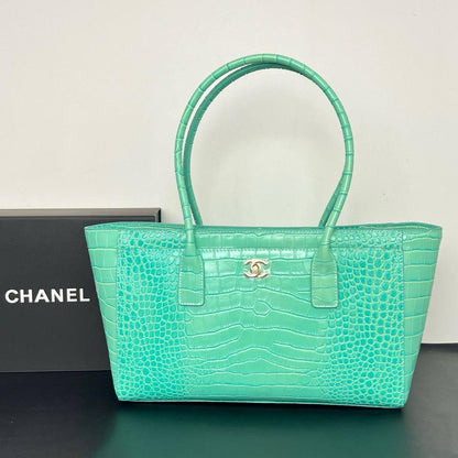 Chanel
Master❣️❣️
330 dhs✅

Zain297
♥️♥️♥️