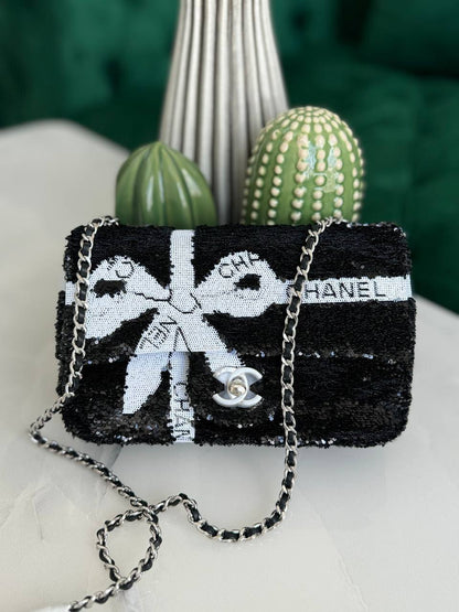 Chanel  
Available original box 📦 
With full packing 🎀🎀
Super high quality 💥💥

For Price 👇 WhatsApp✅
0568585901 
0507557372
0552275751 Owner Zain 👌

Zain283
♥️♥️♥️
