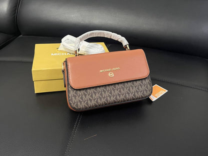 MK
Aigner
90 dhs🇦🇪🇦🇪
size 20cm
with box

Zain26
♥️♥️♥️