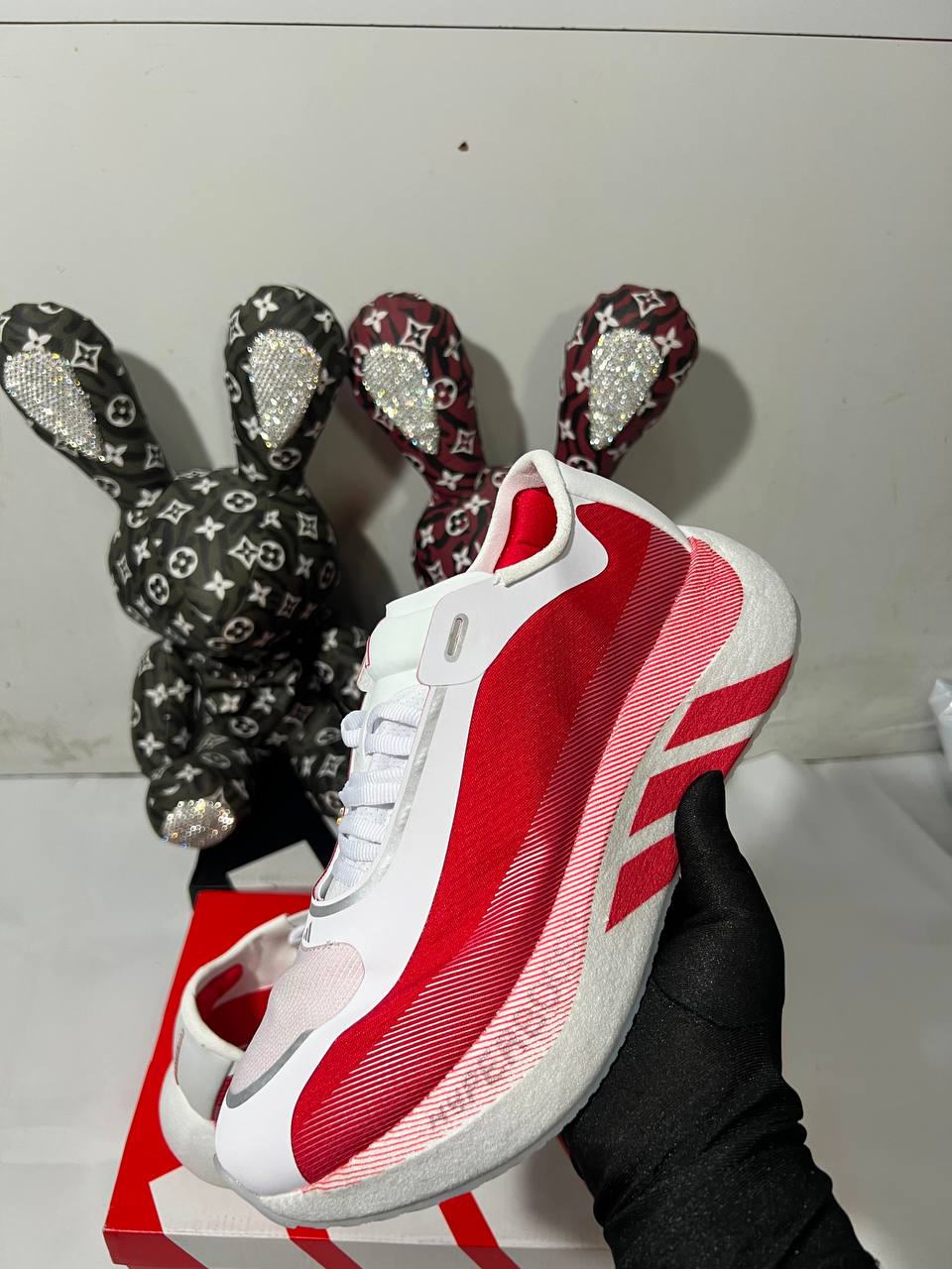 Adidas HYPERBOOST EDGE running white and red 
NEW ARRIVALS 🤩
36-45 AVAILABLE 😇
220 dhs🇦🇪🇦🇪

Zain242
♥️♥️♥️