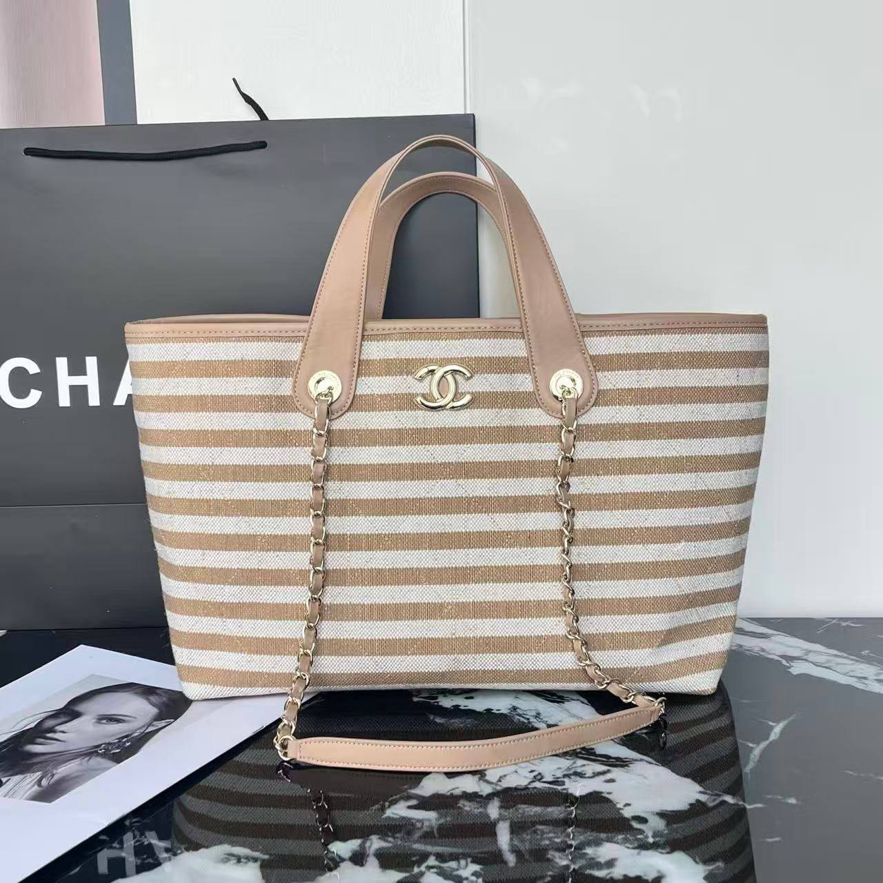 Chanel
Master
270 dhs❣️

Zain228
♥️♥️♥️