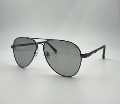 LV
Sunglasses 🕶️ 
good quality 💯
With master box 🗃️ 
50 dhs❤️

Zain273
♥️♥️♥️