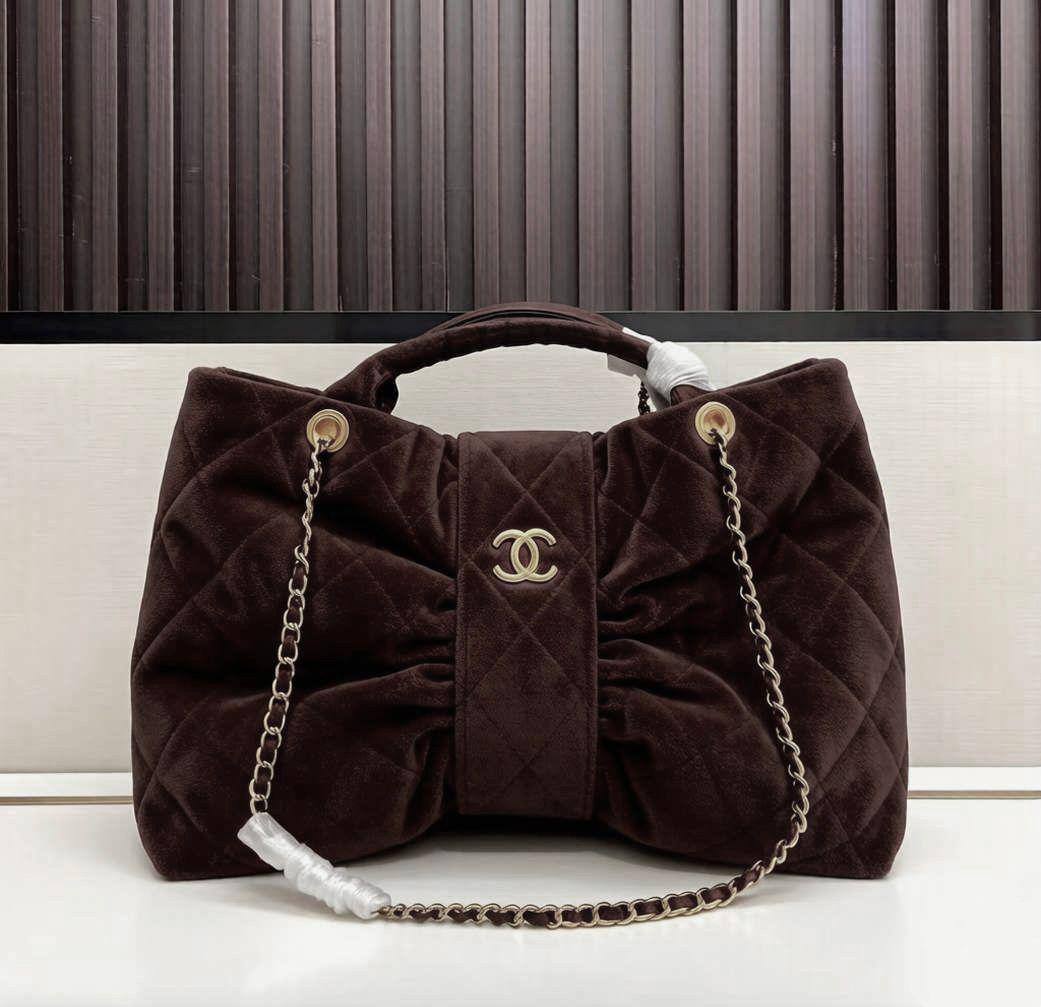 CHANEL 
COPY ONE 
150 dhs✅

Zain295
♥️♥️♥️