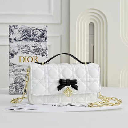 Dior
110 dhs🇦🇪🇦🇪
with box
size 21.5cm

Zain26
♥️♥️♥️