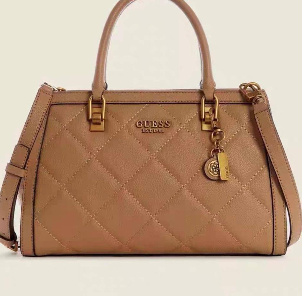Guess
95 dhs🪙💕
high quality

Zain26
♥️♥️♥️