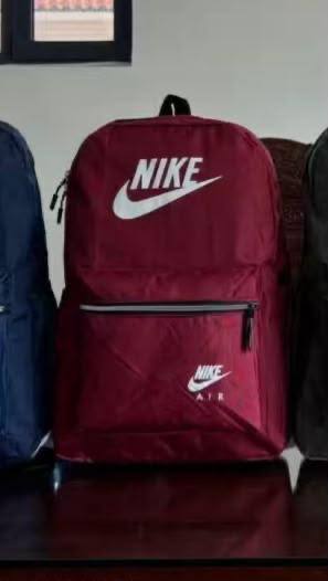 Nike
47*35 cm
55 dhs🇦🇪🇦🇪

Zain17
♥️♥️♥️