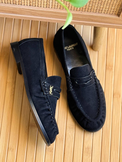 𝗬𝗦𝗟 - 𝗟𝗘 𝗟𝗢𝗔𝗙𝗘𝗥
𝗦𝗶𝘇𝗲: 𝟯𝟲 𝘁𝗼 𝟰𝟭
530 dhs❣️

Zain178
♥️♥️♥️