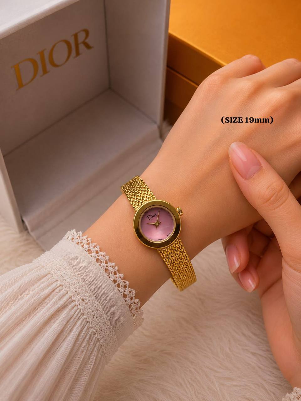 Dior 
watch for ladies 

good quality 

220DHS🇦🇪
 (size 19mm)

Zain59
♥️♥️♥️