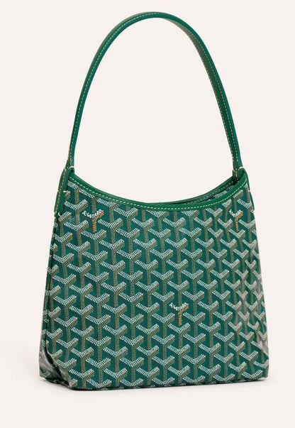 GOYARD Hobo
Bohème Mini Bag
Chevron Goyardine Canvas
Size: 21 cm
Without BOX

90 dhs🇦🇪🇦🇪

Zain239
Zain215
♥️♥️♥️