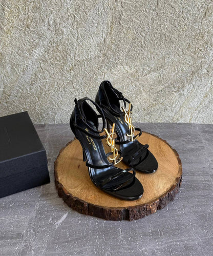 YSL
SuperMaster Quality 💯
450 dhs✅
Size: 36-41💥

Zain171
♥️♥️♥️