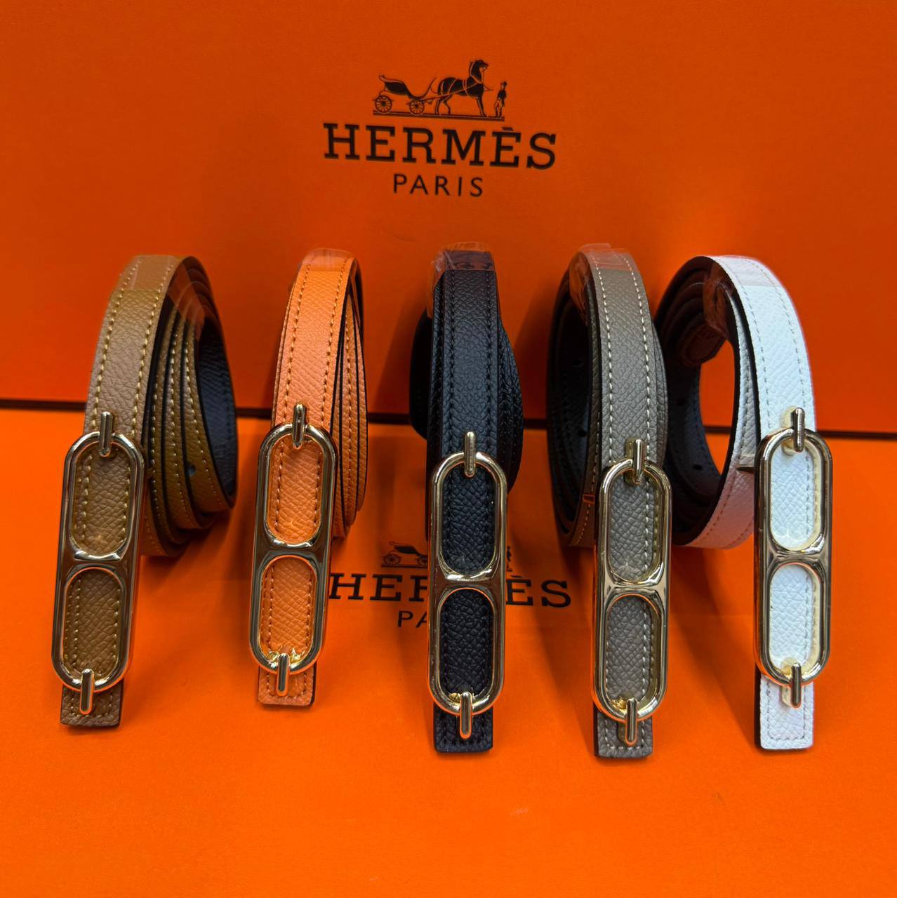 Hermes Belt

With box 
🎁🎁🎁

55 dhs💓

Zain93
♥️♥️♥️