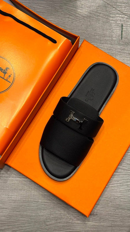 Hermes
Size 40 TO 45
110 dhs✅

Zain183
♥️♥️♥️