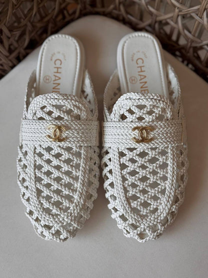 CHANEL 🤍
🤩Available new 😍😍
Size: 36 to 41
Super master quality
450 dhs✅

Zain198
♥️♥️♥️