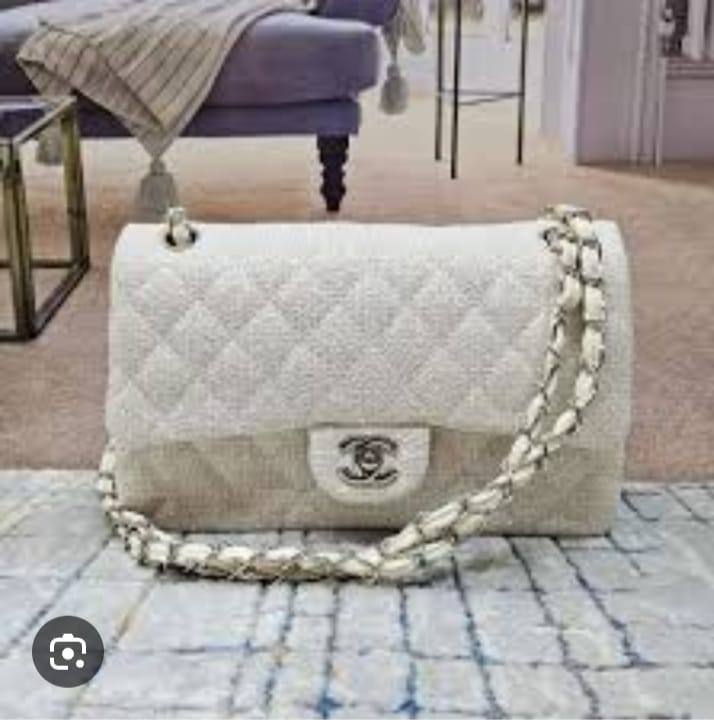 Chanel 
120 dhs✅ 
with box

Zain235
♥️♥️♥️