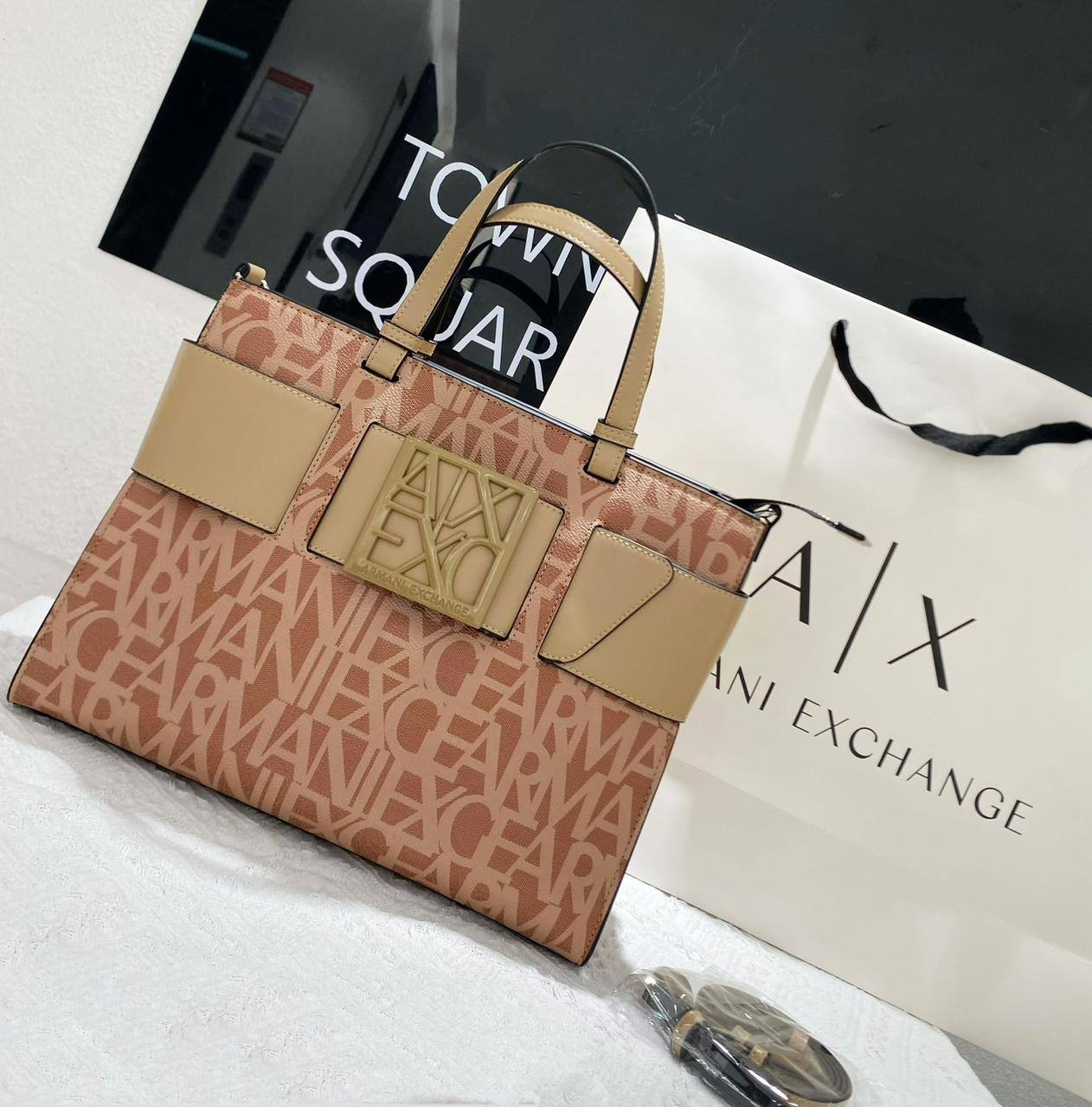 ARMANI COPY ONE 
NEW CAME  
150 dhs🪙🌨️

Zain39
♥️♥️♥️