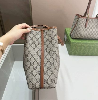 LV
 3 IN 1 , 
 GOOD QUALITY 
120 dhs✅

Zain295
♥️♥️♥️