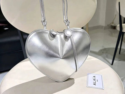 ALAÏA 

100 dhs🇦🇪🇦🇪

with box
size 23×18×10cm

Zain42
♥️♥️♥️