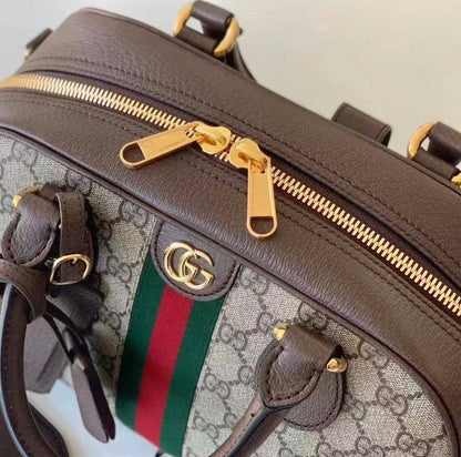 GUCCI 
NEW CAME HIGH QUALITY 


WITH BOX 
🎁🎁🎁

125 dhs💚


Zain39
♥️♥️♥️