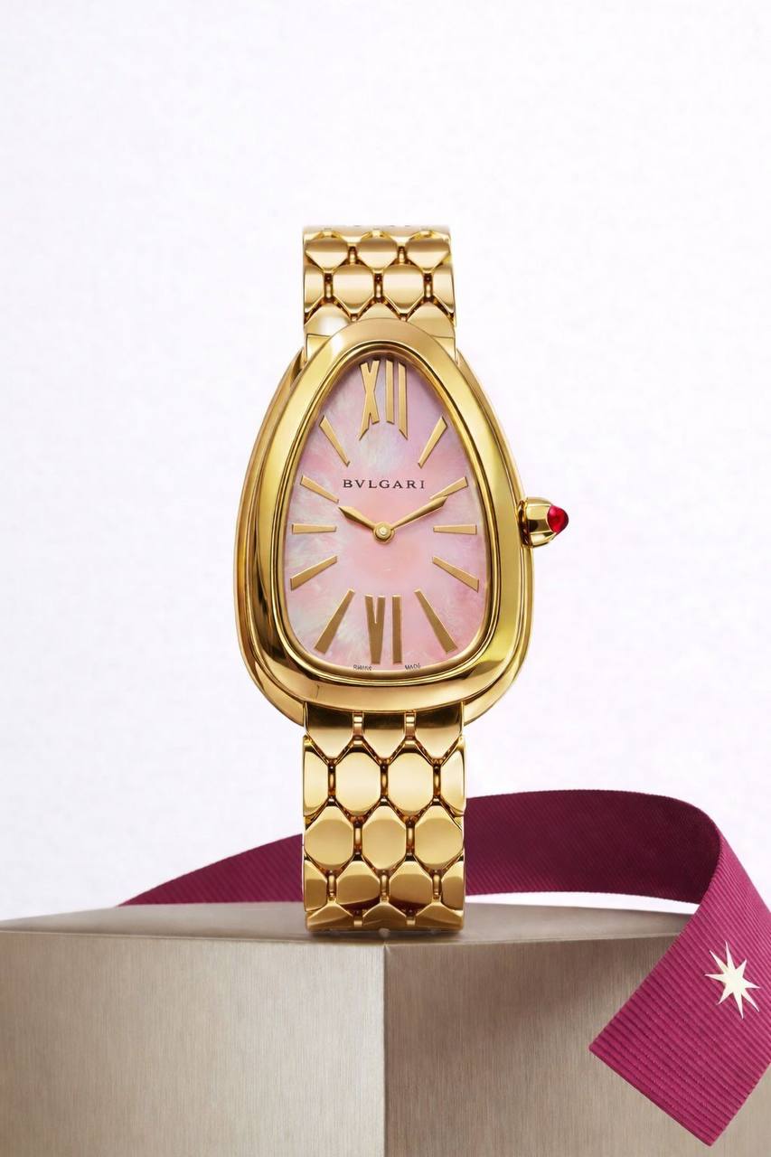 Bvlgari 
watch for ladies 
good quality 
no stone ❣️
260 dhs✅

Zain59
♥️♥️♥️