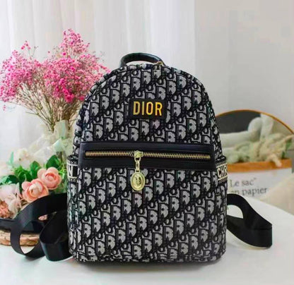DIOR BACKPACK NEW CAME 
GOOD QUALITY  
90 dhs✅

Zain295
♥️♥️♥️