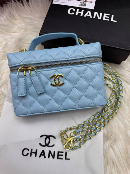 🌸 Chanel LP 
1️⃣ First quality +🎁
Size :  19 * 13  cm
80 dhs❣️

with box 🎁

Zain115
♥️♥️♥️