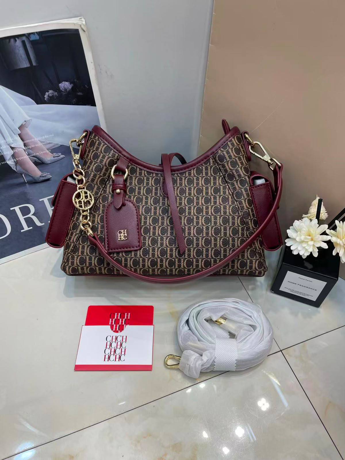 CH CH
High quality 
Size:25cm
115 dhs🇦🇪🇦🇪🇦🇪

Zain70
♥️♥️♥️