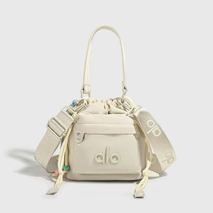 Alo
65 dhs💓
size 20/19/10cm

Zain26
♥️♥️♥️