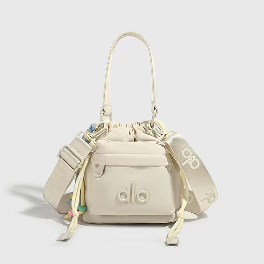 Alo
65 dhs💓
size 20/19/10cm

Zain26
♥️♥️♥️