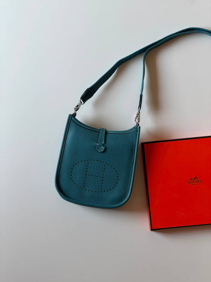 Hermes evelyne 16cm💥Master quality ✅with box 📦 
290 dhs🇦🇪🇦🇪

Zain52
♥️♥️♥️