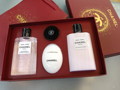 CHANEL 4IN1 RED SET
95 dhs✅

Zain01
♥️♥️♥️