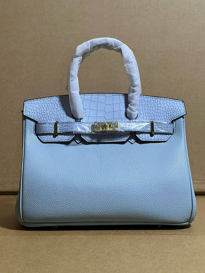 Hermes
 size 30 cm 
120 dhs❣️

Zain278
♥️♥️♥️