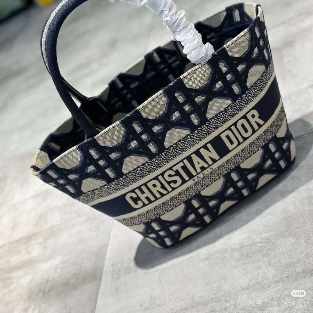 Dior
Master🌺🌺
For Price 👇 WhatsApp✅
0568585901 
0507557372
0552275751 Owner Zain 👌

Zain10
♥️♥️♥️