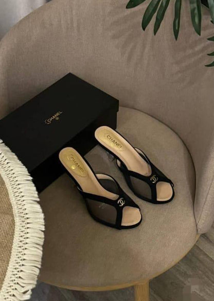 CHANEL 
260 dhs❣️
*SIZE  36   TO   41*

Zain244
♥️♥️♥️