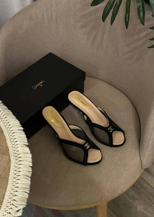 CHANEL 
260 dhs❣️
*SIZE  36   TO   41*

Zain244
♥️♥️♥️